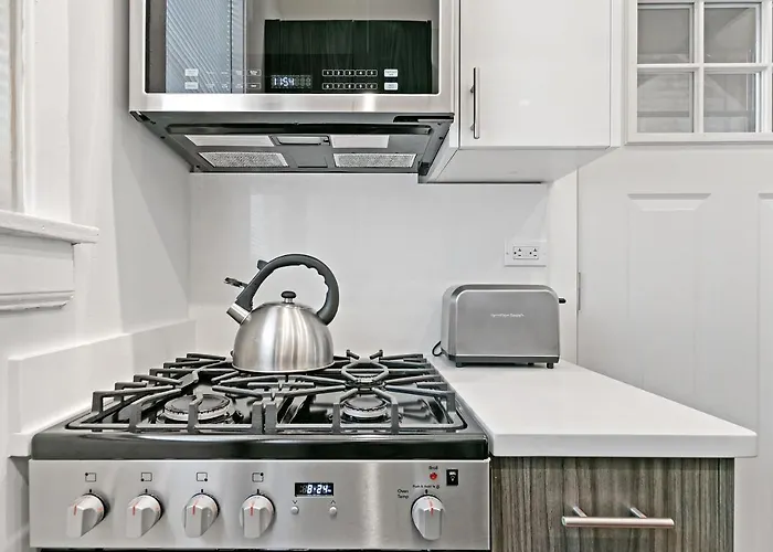 Newly Renovated 1br In Ideal Location - Belmont E1
