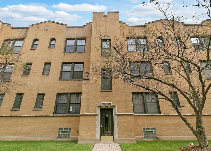 Newly Renovated 1br In Ideal Location - Belmont E1 * Chicago